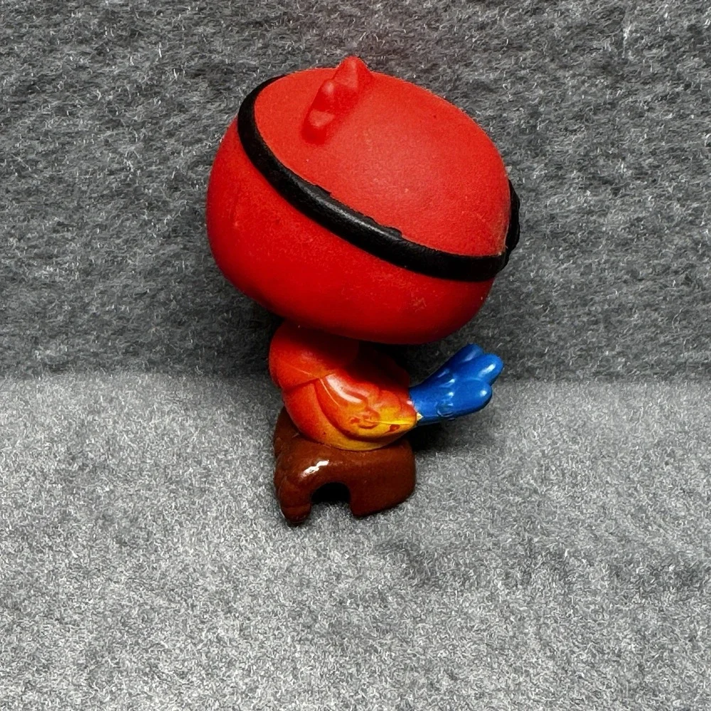Littlest Pet Shop 331 Red Pirate Parrot Bird Green Eye Patch Blue Tail LPS